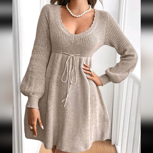 Women's Casual Simple Shell Trim Drawstring Waist V-Neck Lantern Sleeve Sweater - Picture 3 of 4